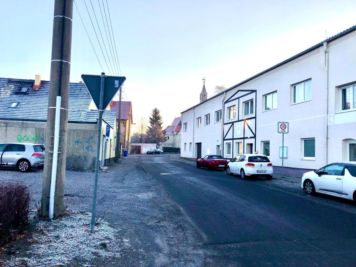 #World Monteurzimmer シュクロイディッツ エクステリア 写真