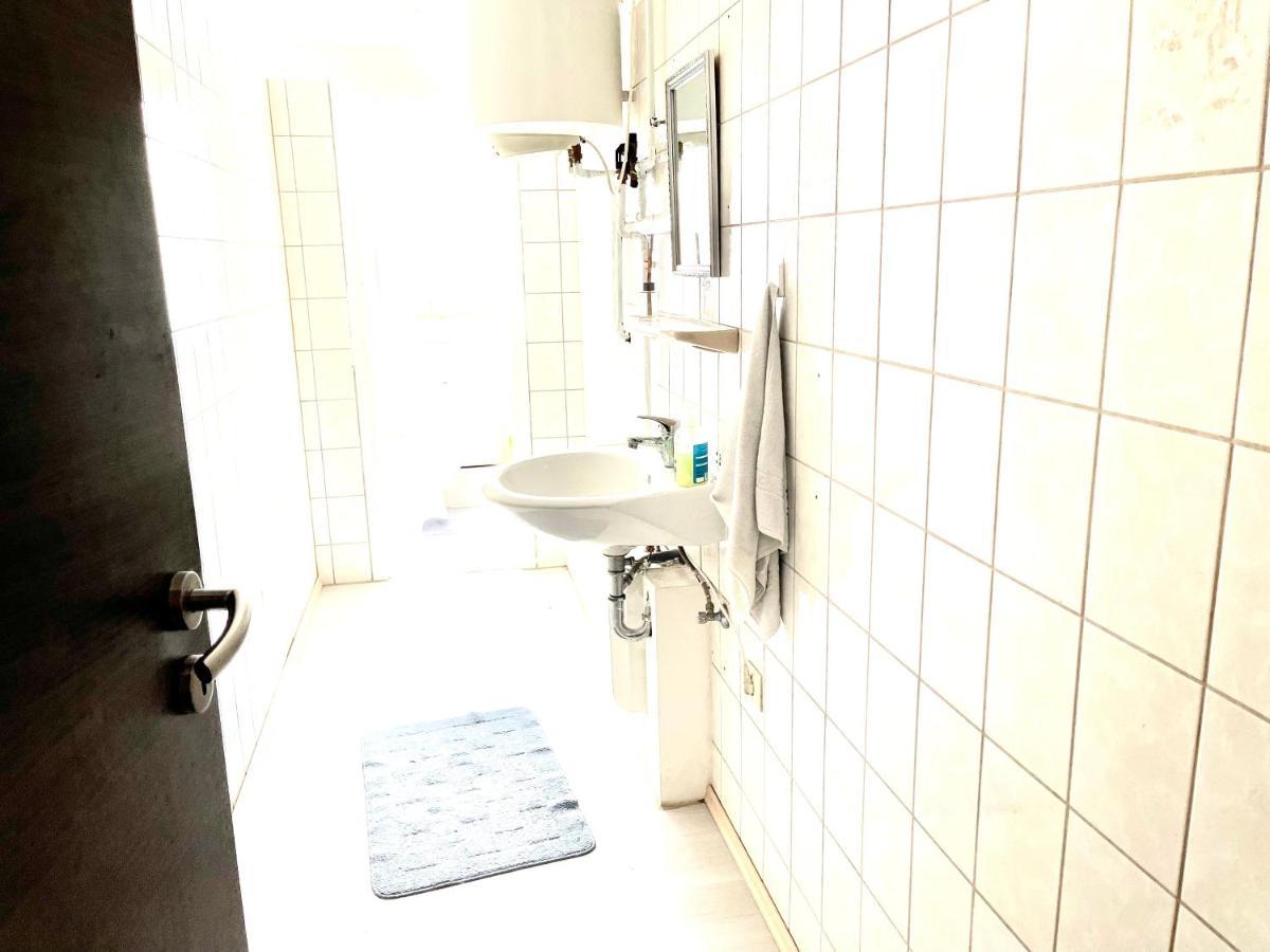 #World Monteurzimmer シュクロイディッツ エクステリア 写真