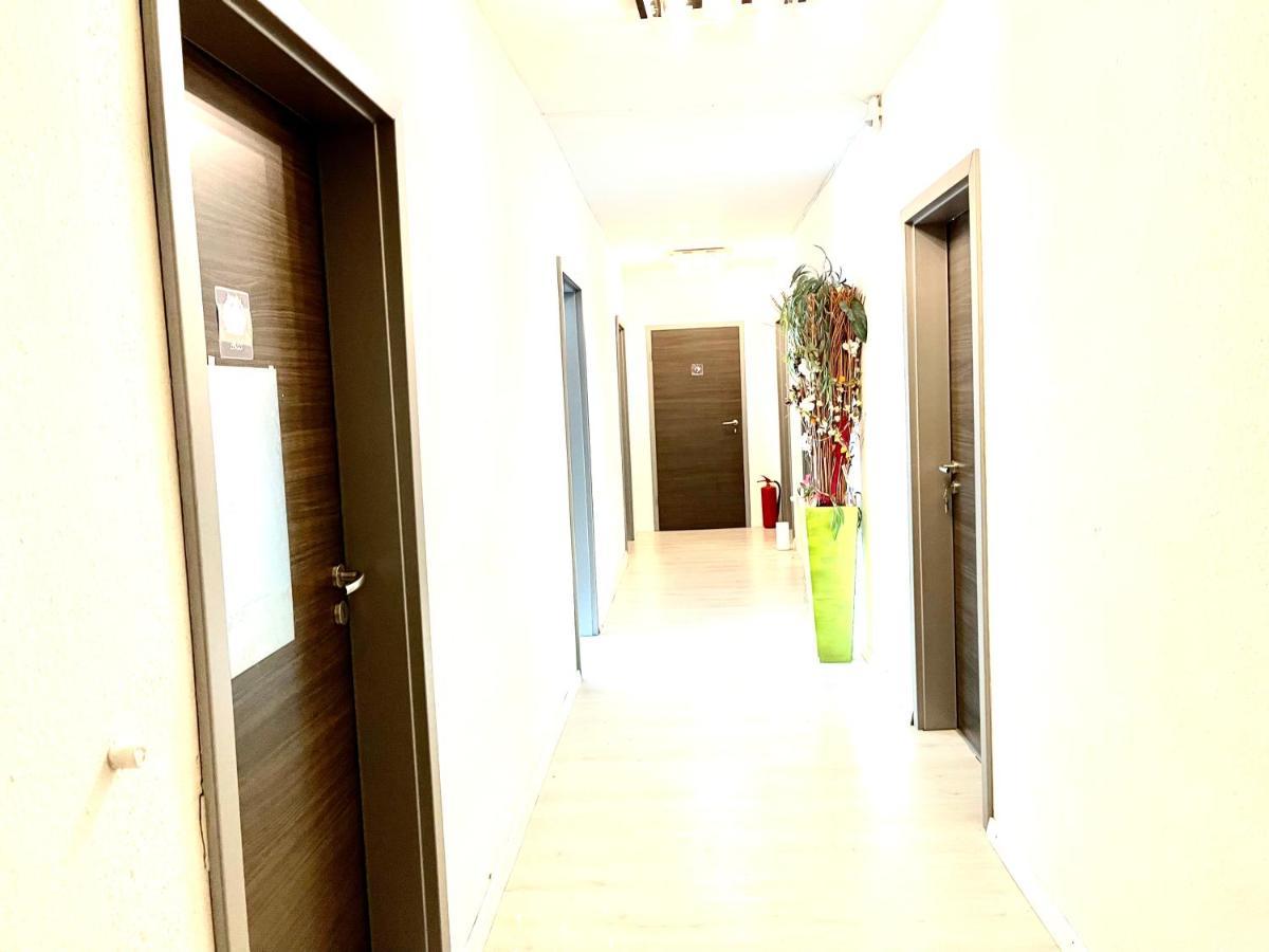 #World Monteurzimmer シュクロイディッツ エクステリア 写真
